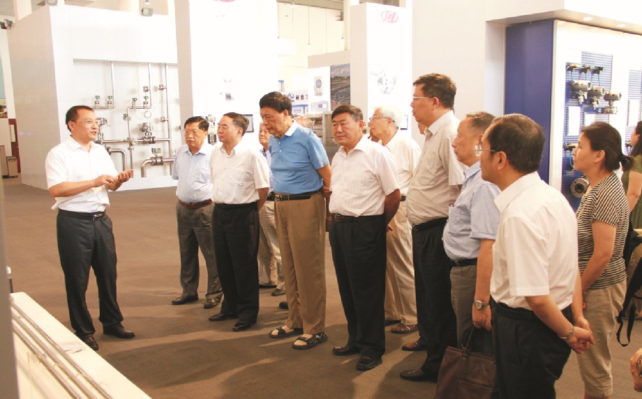 8中國工程院原院長周濟(jì)調(diào)研四聯(lián)技術(shù)研發(fā).jpg